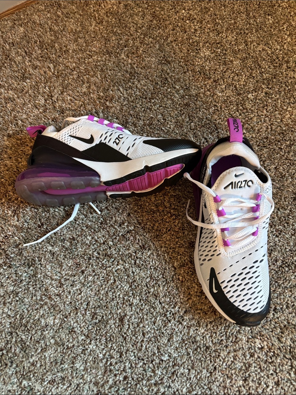 Nike Air Max 270 Women’s Athletic Sneakers - White, Black & Purple just like new